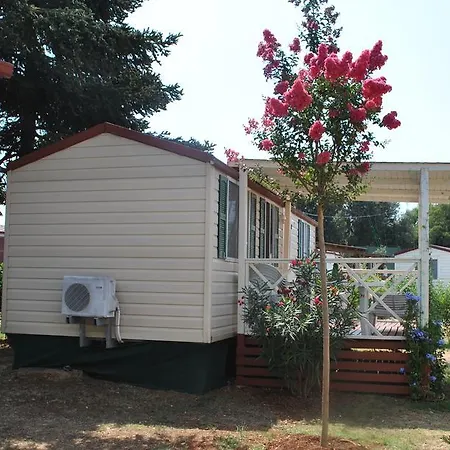 Πάρκο διακοπών Mobile Homes Camp Brione Πούλα